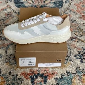 Oasis Society Tennis Shoes from Vici